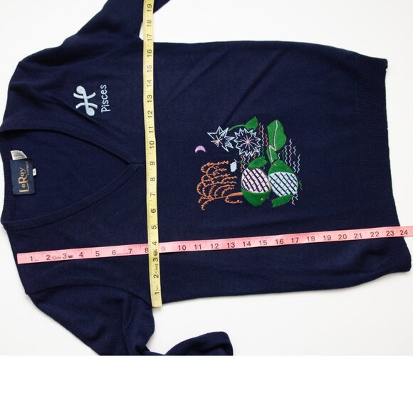 Vintage LeRoy Pisces Sweater Zodiac V-neck Vintage 70s Navy Blue Size Small - Picture 7 of 7